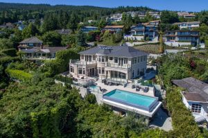 Luxury House with Home Automation by Norocom and Control4 on Cammeray Rd, West Vancouver
